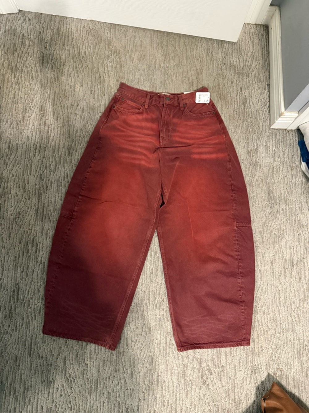 We The Free Rust Red Arc Jean barrel Jean (nwt)